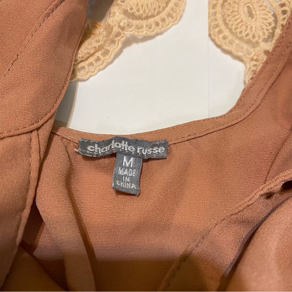 35. ⭐️Charlotte Russe Rust Pink Sleeveless Button Down Blouse - Picture 4 of 7